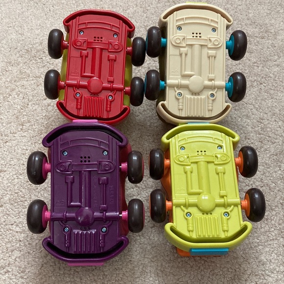 FOUR B. Toys Pull-back vehicles - Picture 4 of 8